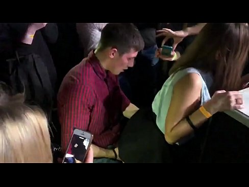 ❤️ Alvöru kynlíf á rússneskum næturklúbbi. 18 ára rússnesk stúlka í endaþarmsopi og leggöngum fokið á næturklúbbi ❤️❌ Kynlífsmyndband á klám is.shadbase-xxx.ru ❌️❤